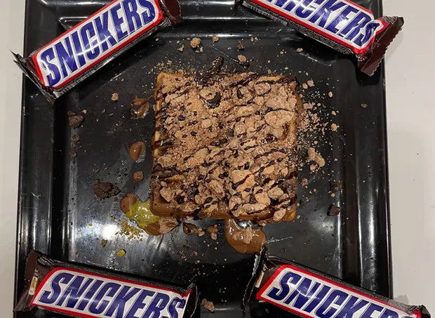 SNICKERS SQUARE WAFFLE 🍫