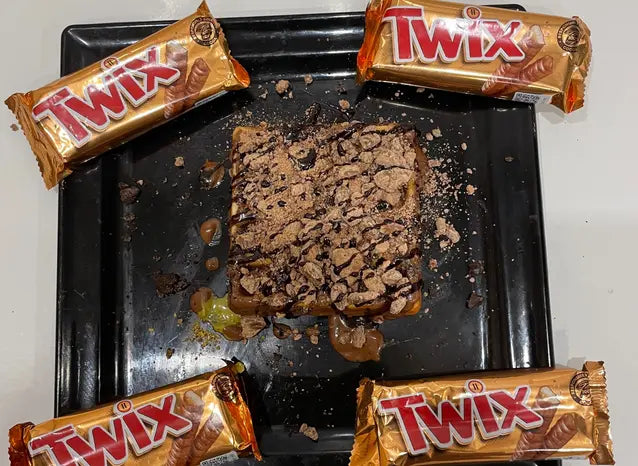 TWIX SQUARE WAFFLE 🍫